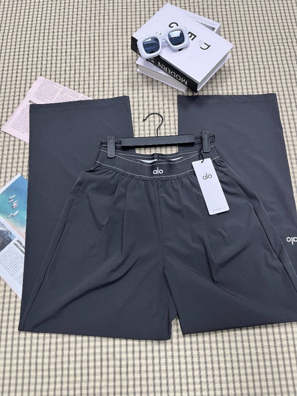 WNT ✨ALO Yoga Suit Up Trouser Dark Grey 🔗 (Regular)Athleisure Pants - Picture 2 of 8